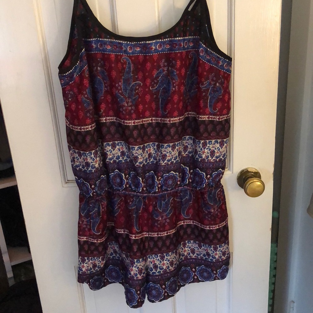 Super cute patterned romper
